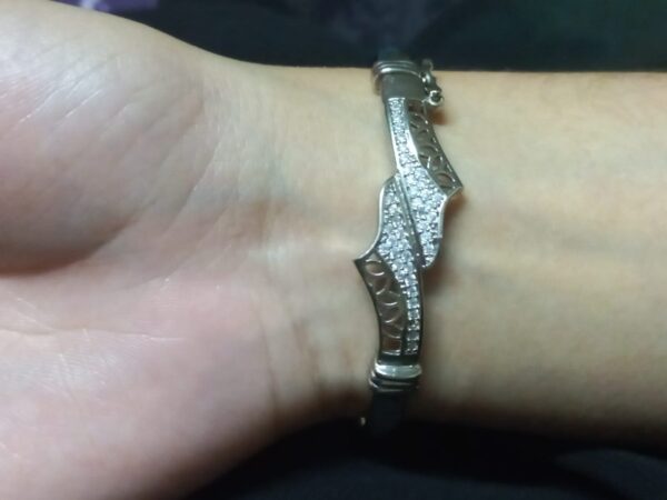 Regal Cuff