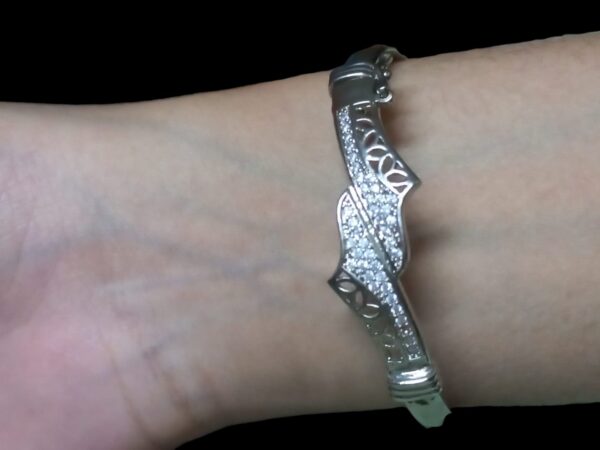 Regal Cuff