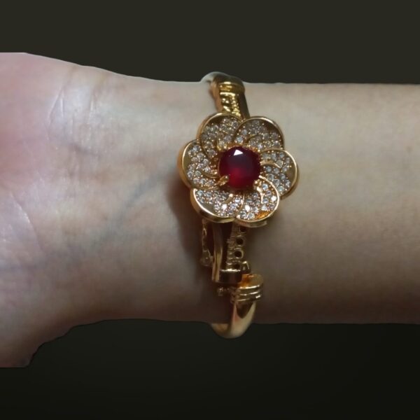 Nova Cuff